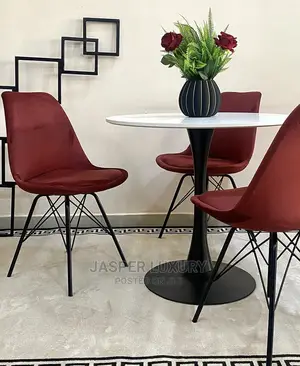 Amazing Coffee Table and Chairs