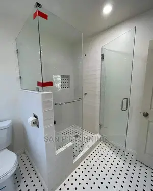 10mm Glass Cubicle Construction