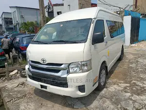 Toyota HiAce 2017 White