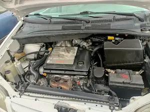 Toyota Sienna LE 2003 White
