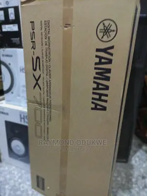 Yamaha Keyboard Piano PSR-SX700