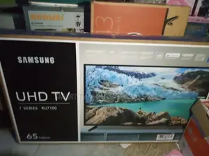Samsung 65 INCHES Smart TV Netflix , Facebook and Youtube