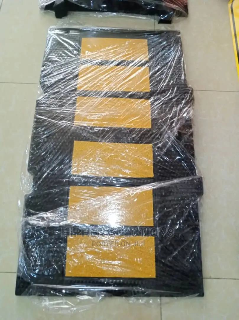 Active and Strong Rubber Speed Hump