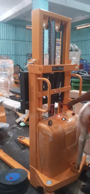 2ton Forklift Semi Automatic Electric Pallet Lifter Stacker