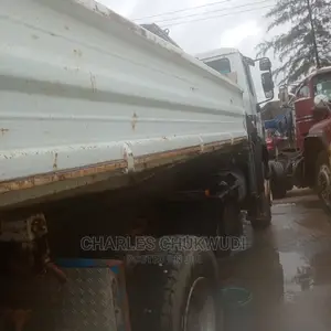 Mercedes Hiab 5tons