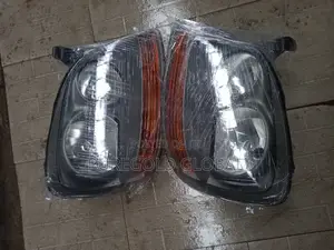Nissan Almera Tino Headlamp 2008