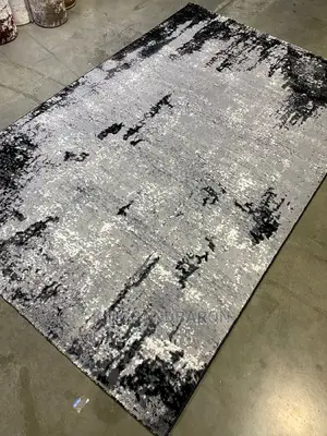 5x7fts(,7x10,4x6 )Gray and Black Turkey Center Rug