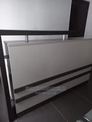 Office Receptionist Table
