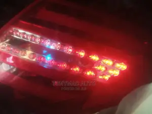 Mercedes-benz C300 2008,2014 Back Lights Red Indicator