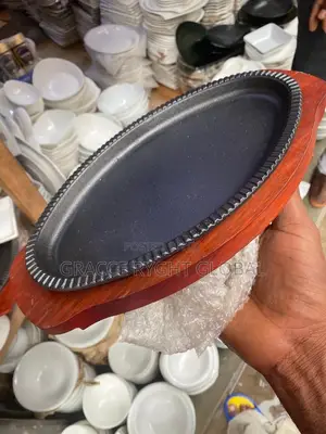 Cast Iron Oval Sizzling Plate With Wooden Platter